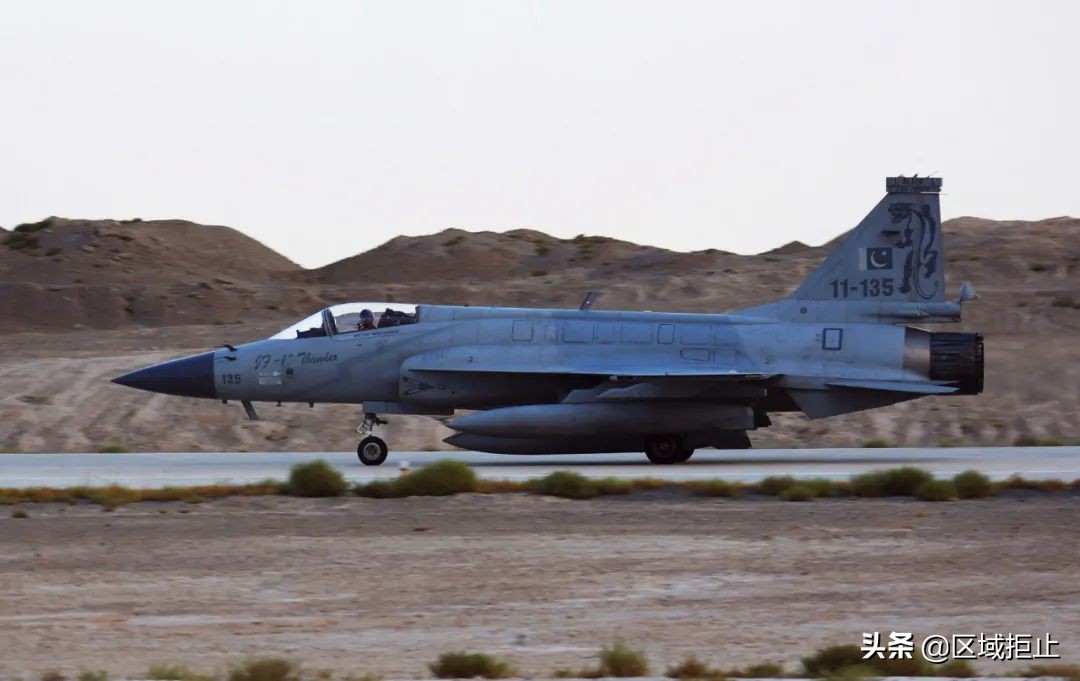 印度光辉战机与歼10对比,马来西亚购买光辉战机了吗