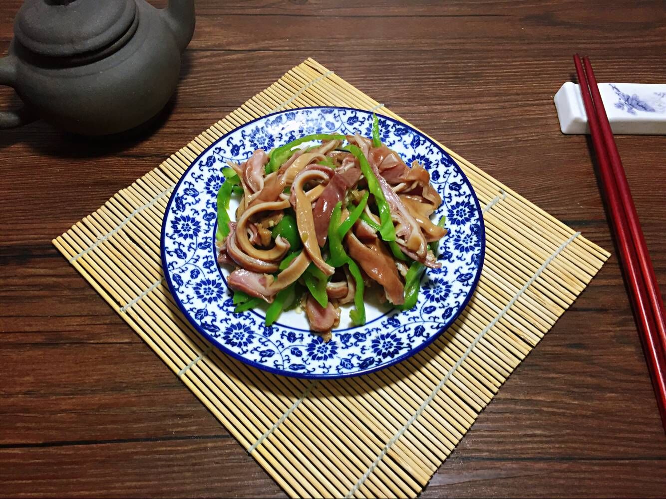 为什么猪肚煮出来很干,为什么猪肚要先炒一下再煮