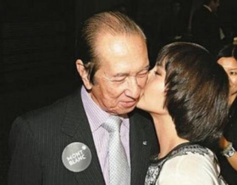 何超仪年轻的时期,何超仪为什么受赌王宠爱