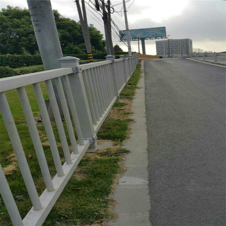 梧州玻璃钢护栏厂家直销价,盘锦新型玻璃钢污水池护栏