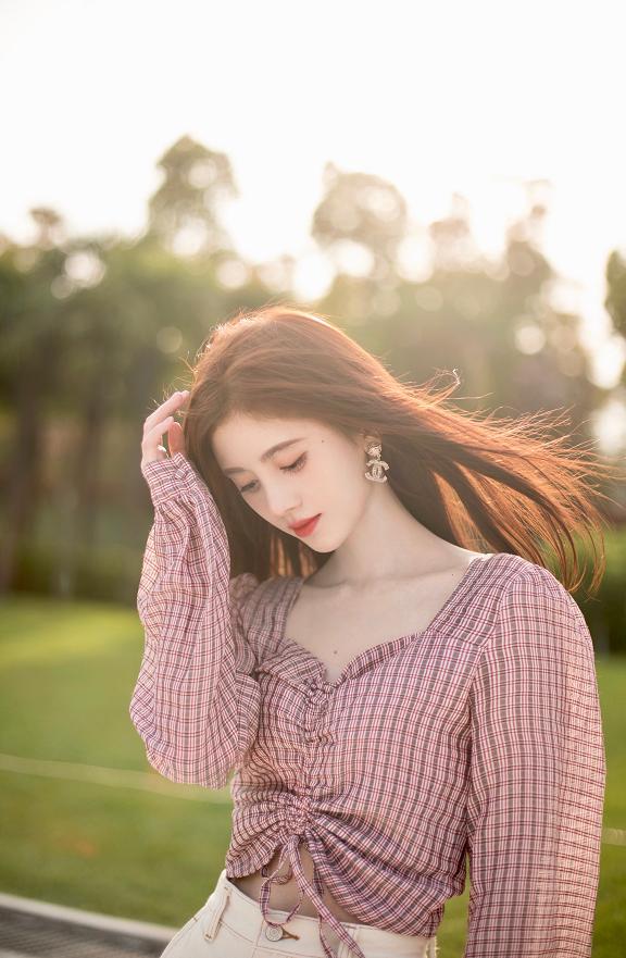 鞠婧祎锁骨有痣,鞠婧祎锁骨下有痣