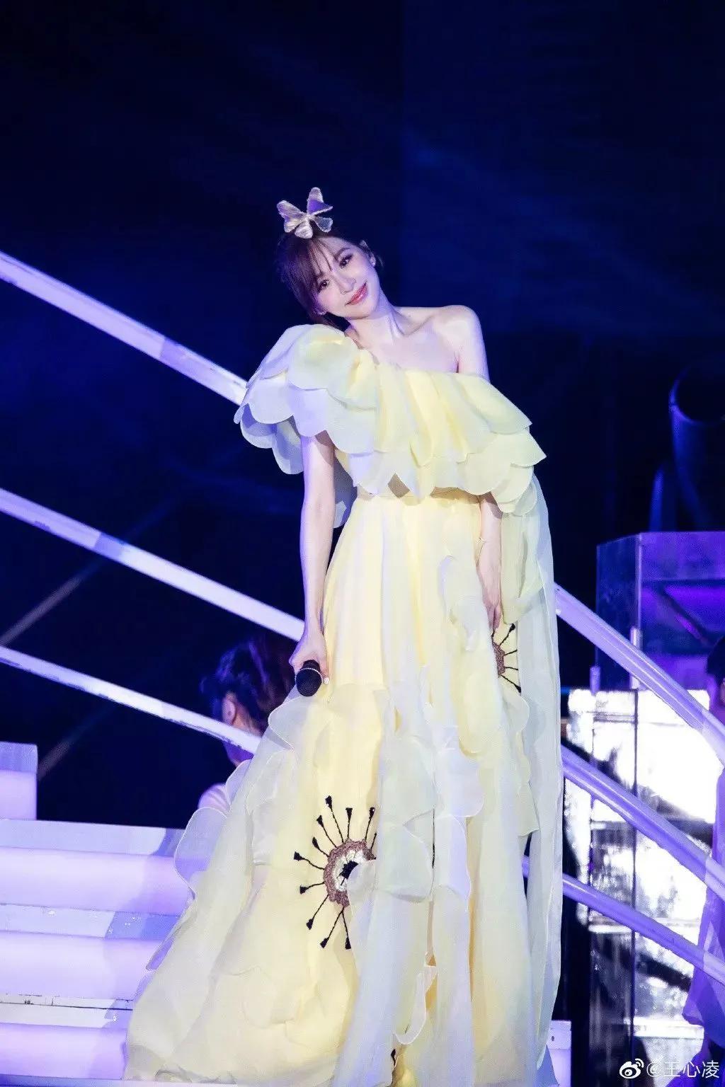 王心凌逆袭视频,从爆红到被抛弃