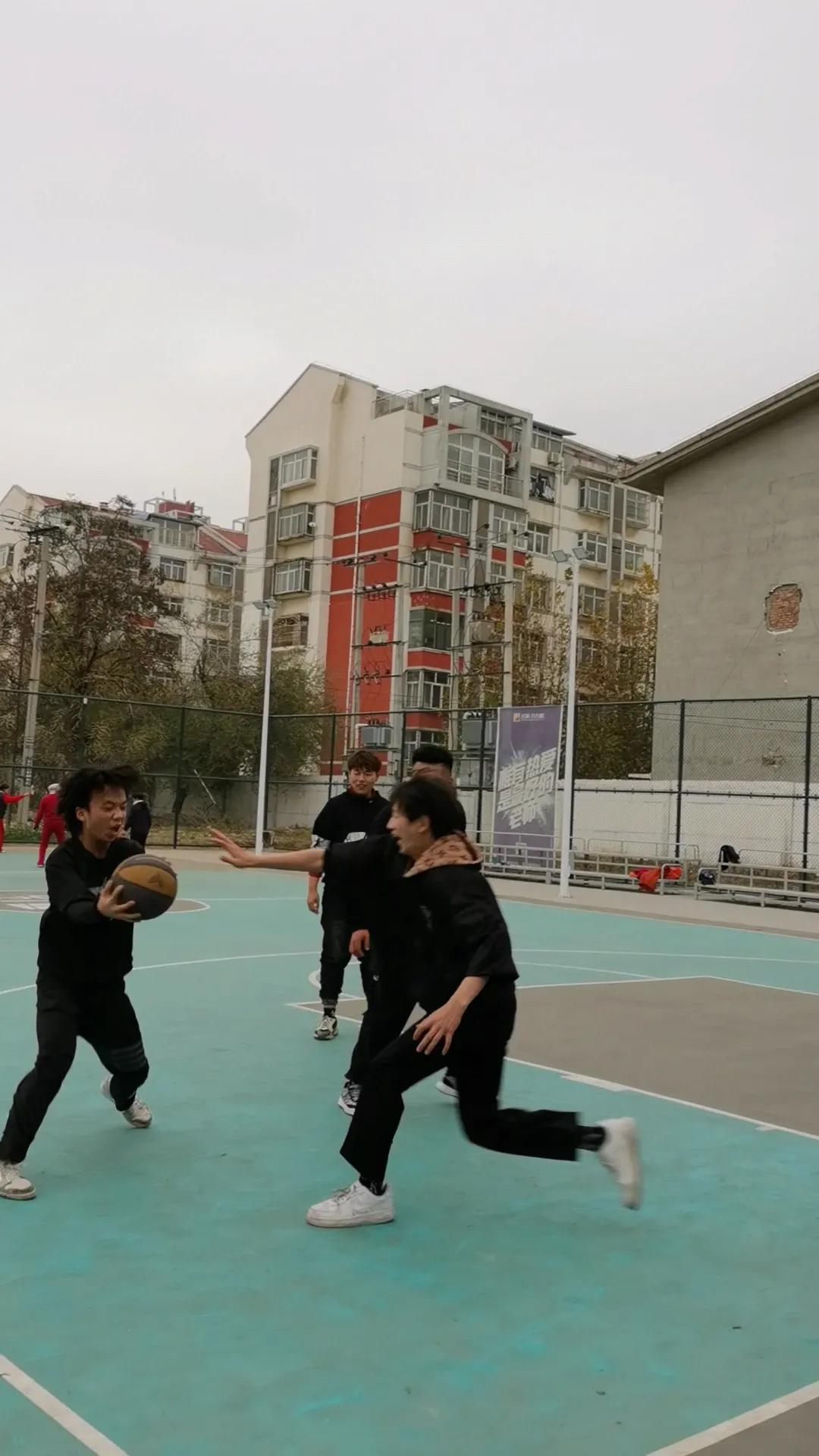 个子矮男生自卑应该怎么安慰,个子矮自卑怎么办男生