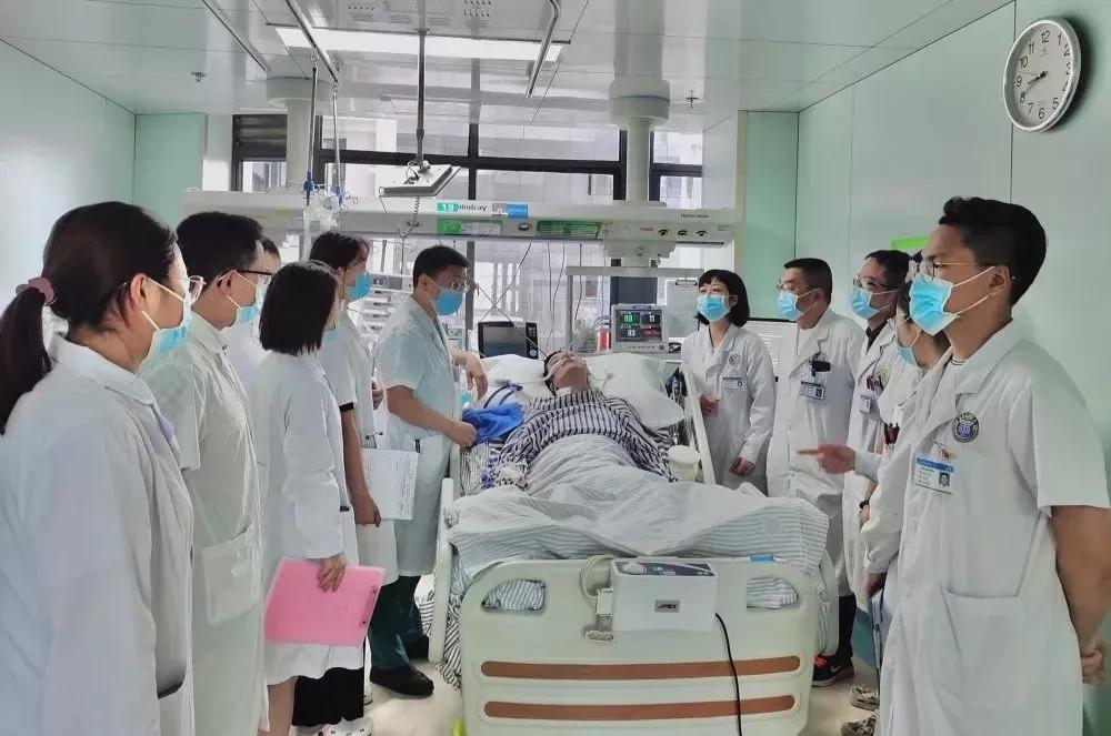 南充医院抢救,南充中心医院重症医学科