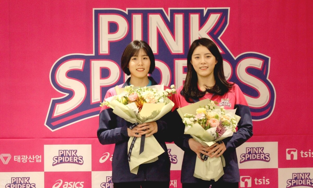 韩国霸凌姐妹花终于可以到希腊打球了，虽然韩国排协强硬到底，但国际排联将直接为她们开具国际转会证明