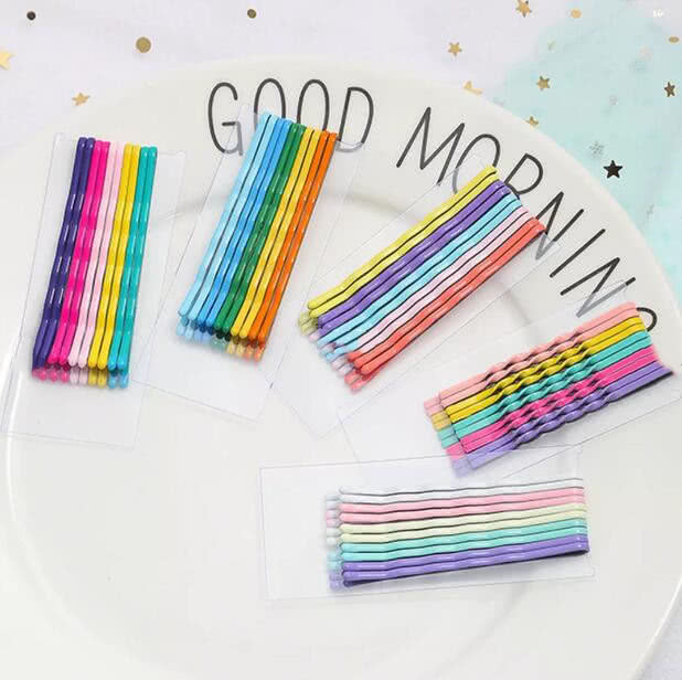 能把头发卷起来的发饰怎么戴,可以让两边头发蓬松起来的发饰