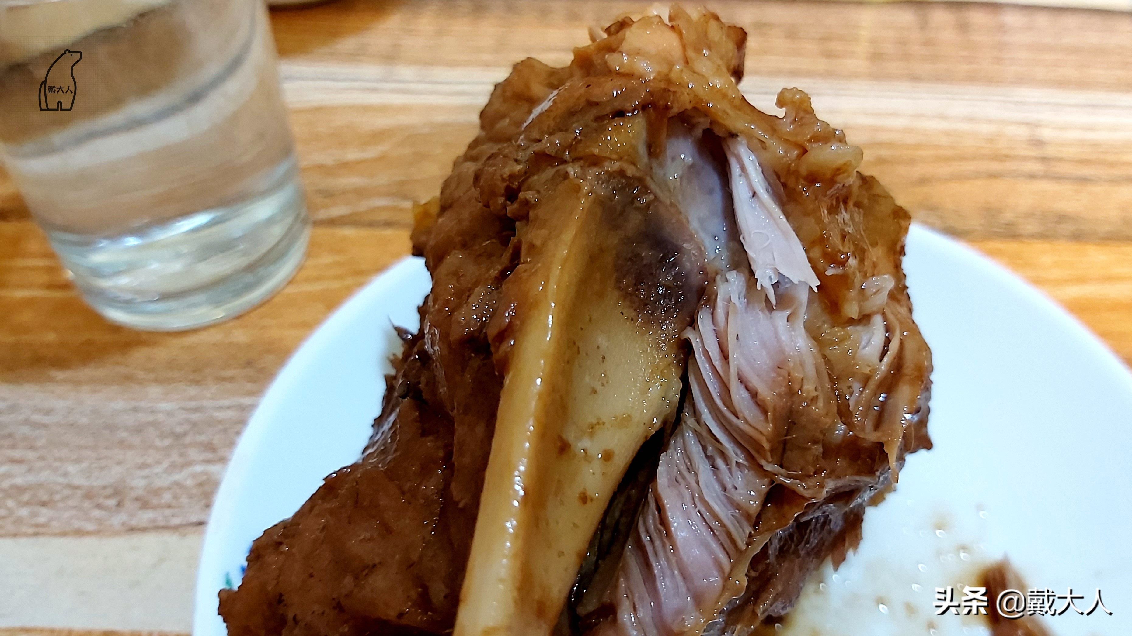 老戴我第一次吃到东北菜，原来机车工厂这条路才是真美食宝藏啊