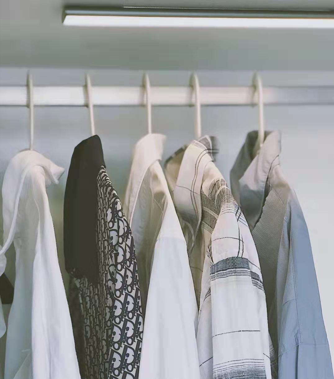 极简衣橱高级感清单,干净利落美观实用的衣橱