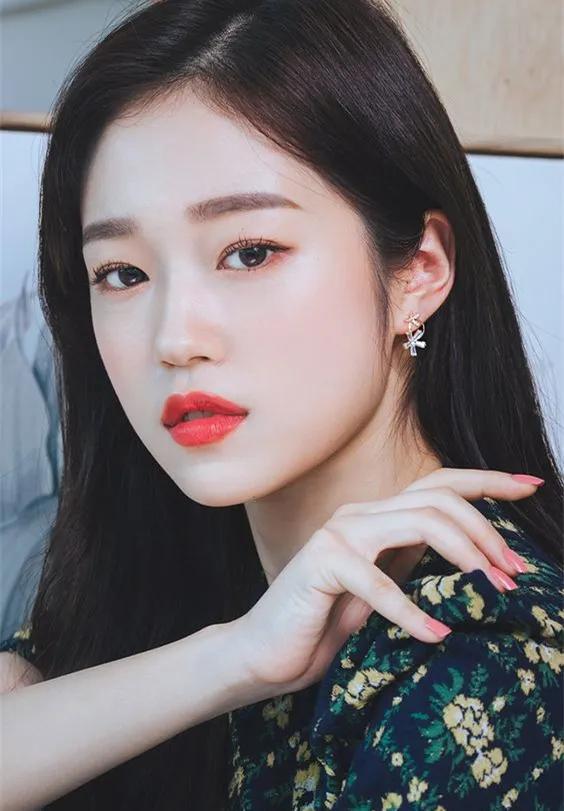 单眼皮肿眼泡眼妆3ceovertake,overtake眼影单眼皮肿眼泡眼妆教程