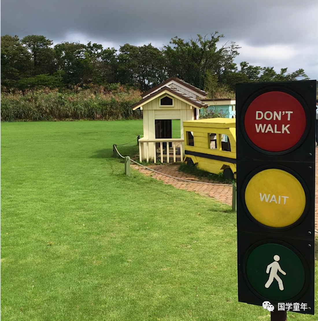 三字经孔融四岁能让梨的故事,三字经孔融四岁能让梨什么意思