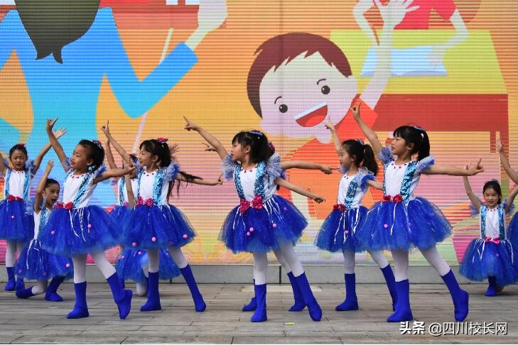 成都市草堂小学开学典礼视频,成都茶店子小学南区校区视频