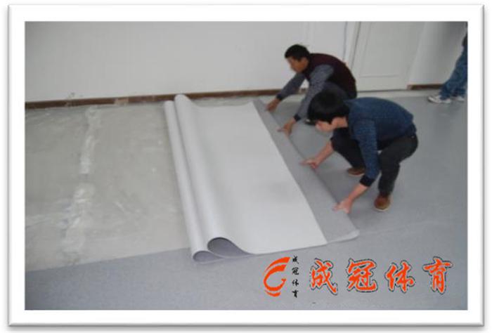 医院pvc地板胶怎么铺,幼儿园办公室地板胶怎么铺