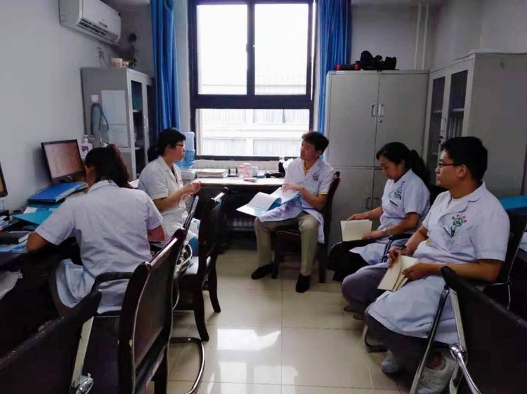 陕中大附院聘请西京医院肾脏内科张鹏主任进行学术指导交流