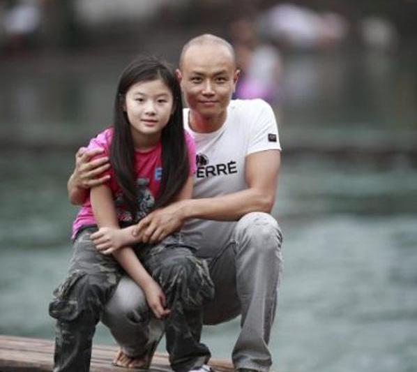 46岁的乐嘉，混成这样该怪谁呢？成于富豪妻子败于自己