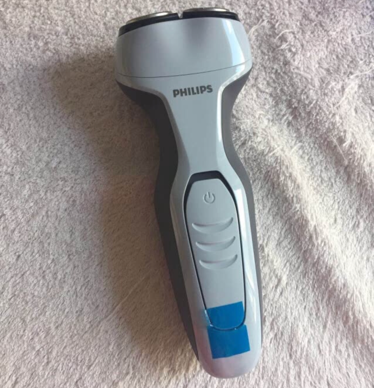 飞利浦电动剃须刀s300换刀头 (飞利浦剃须刀s500对比s300)