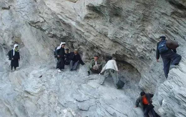 和田玉黑青籽有黑羊脂一说吗,它被誉为什么