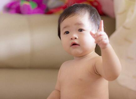 宝宝长了湿疹很痒怎么办啊,宝宝长湿疹怎么办最快有效
