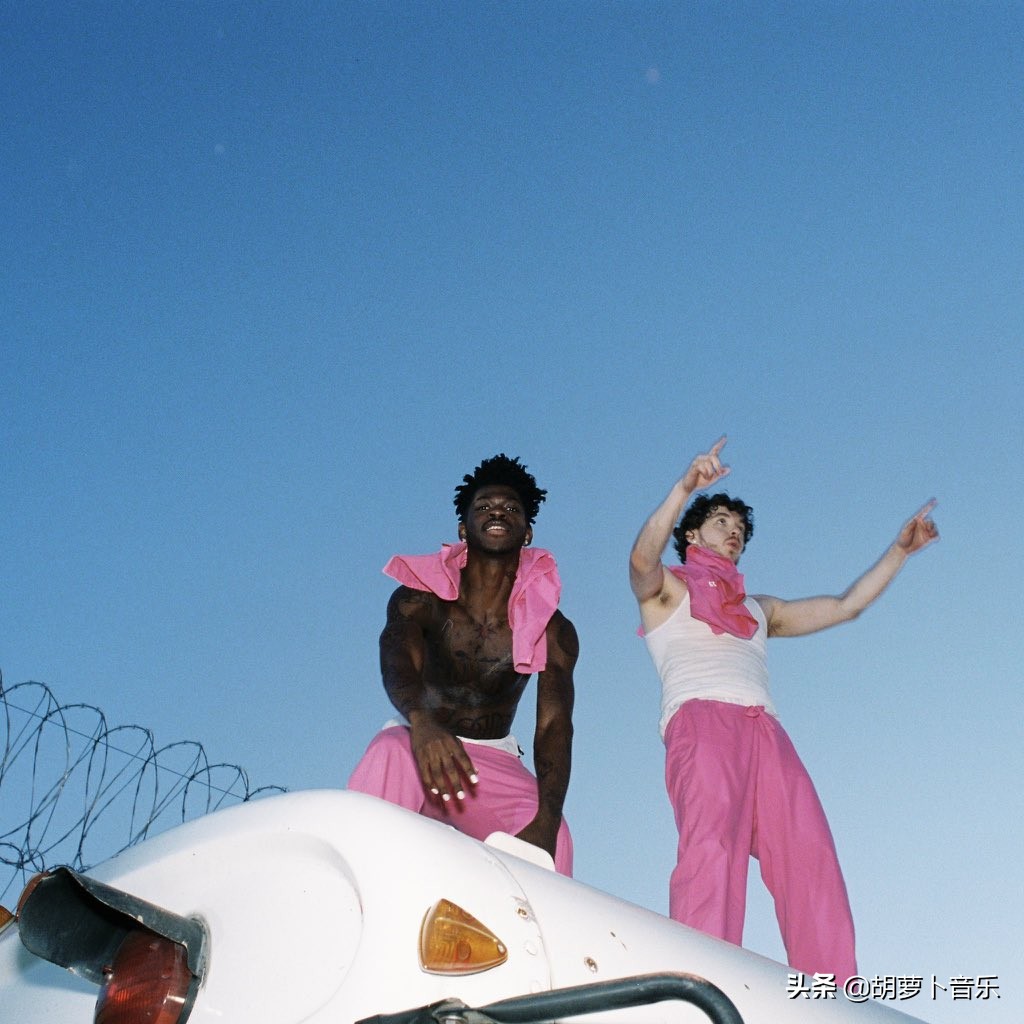 今日欧美圈:侃爷新专“果然”推迟,Grimes助阵Chromatica混音版