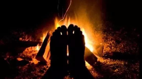 脚部一旦出现这3种情况,什么病会在脚部出现症状