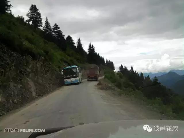 用灵魂触摸难以释怀的乡恋,用灵魂去触碰那段岁月朗诵