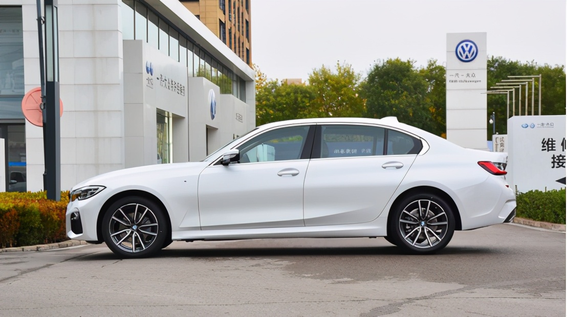 宝马320li和天籁哪个动力好,宝马320li动感型动力