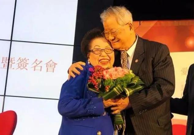 便秘药一年销2亿颗,遭控霸占爸妈家产,台湾最老药厂豪门翻脸