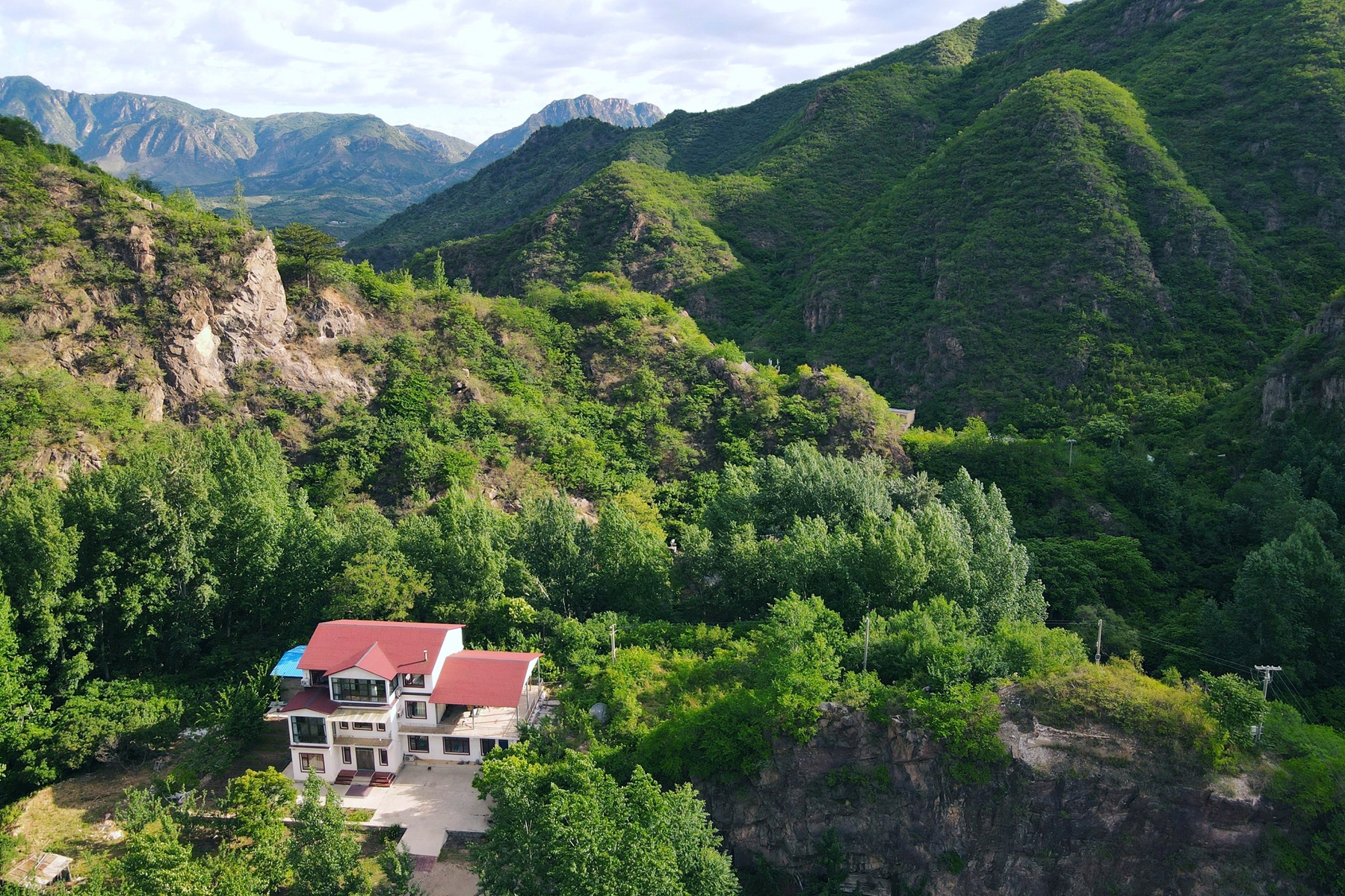 燕山第一峰,这座山高得像什么似的填空