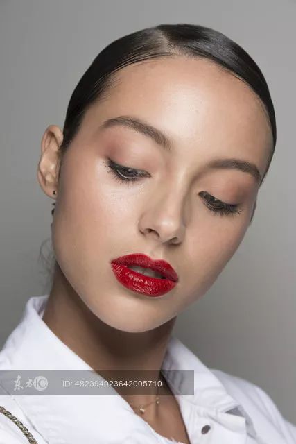 鞠婧祎李艺彤honey舞台,鞠婧祎港风复古妆容