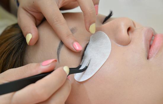 嫁接睫毛的清洁步骤,嫁接睫毛的方法与技巧