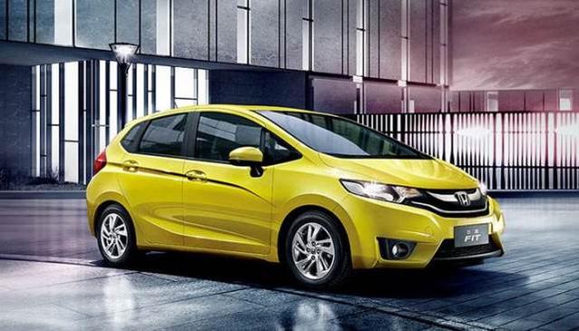 全球最富有的80后,每天躺着进账2亿,却住公寓,开本田飞度