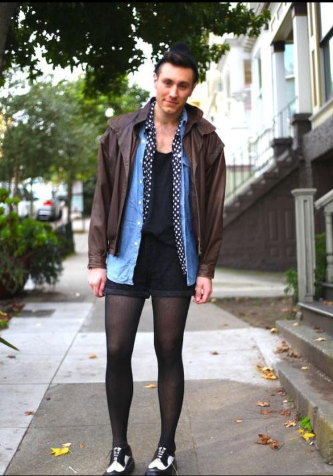 12岁男孩爱穿妈妈的袜子咋办,儿子爱穿白袜怎么办