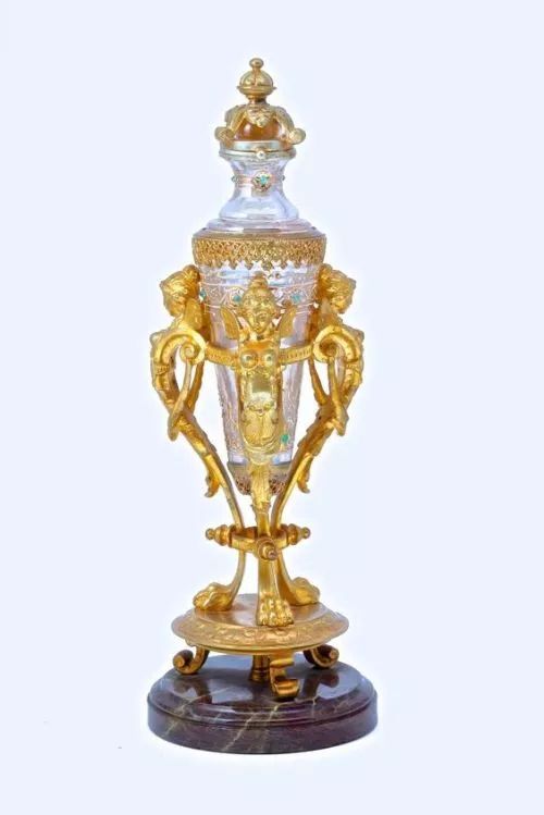 欧洲贵族喷的香水是什么,欧洲贵族喷的香水叫什么