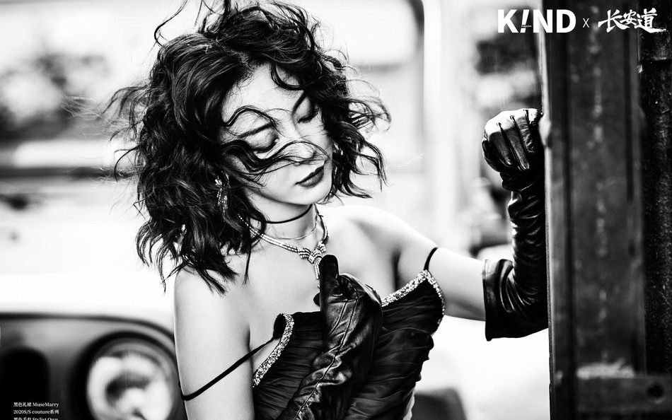 秦岚陈数惊艳写真照片,陈数黑白风唯美瑜伽写真