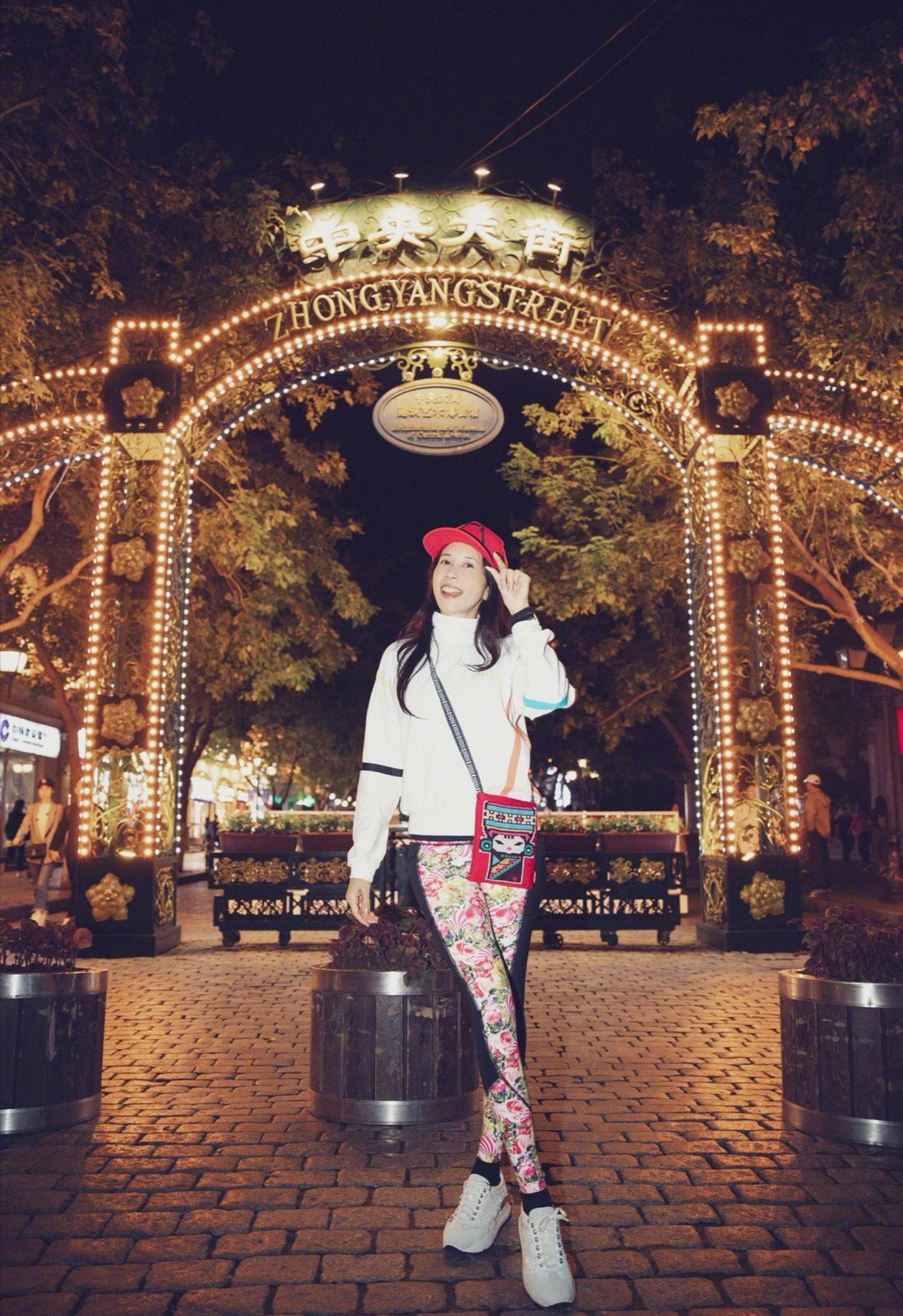 49岁莫文蔚惊艳的照片,莫文蔚身材写真照