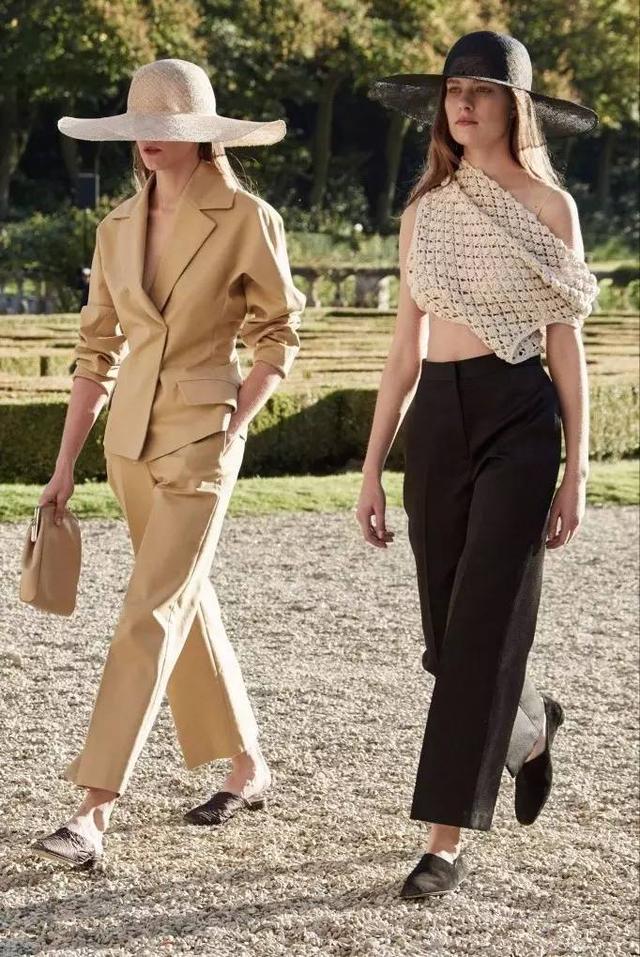 2020春季，不妨来一双“巴布什鞋”拖鞋，舒适又好看