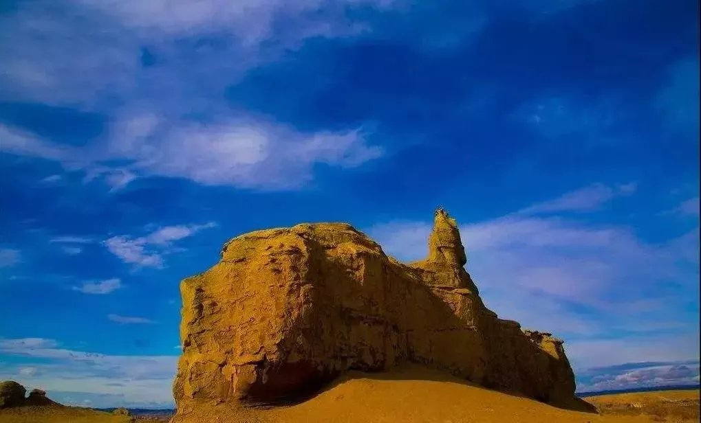 沙尘暴过后出现了一座金字塔,沙尘暴后出现金字塔