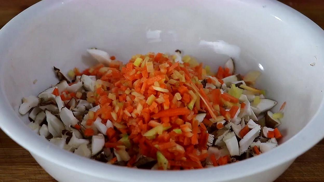 大厨教你包子手法教程,大厨包子怎么做好吃