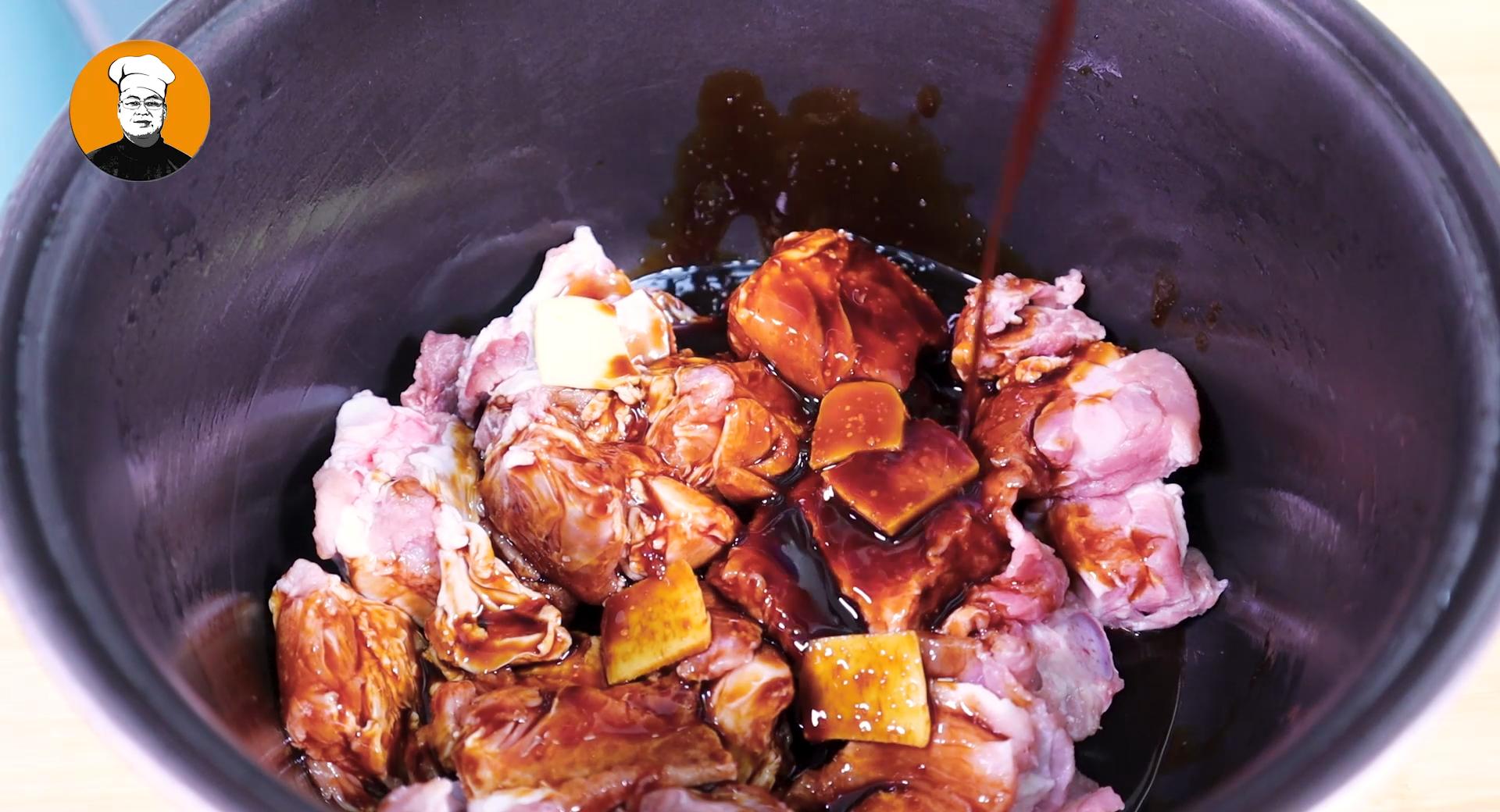 排骨不红烧了教你老一辈秘制做法,排骨怎么红烧不柴好吃鲜嫩