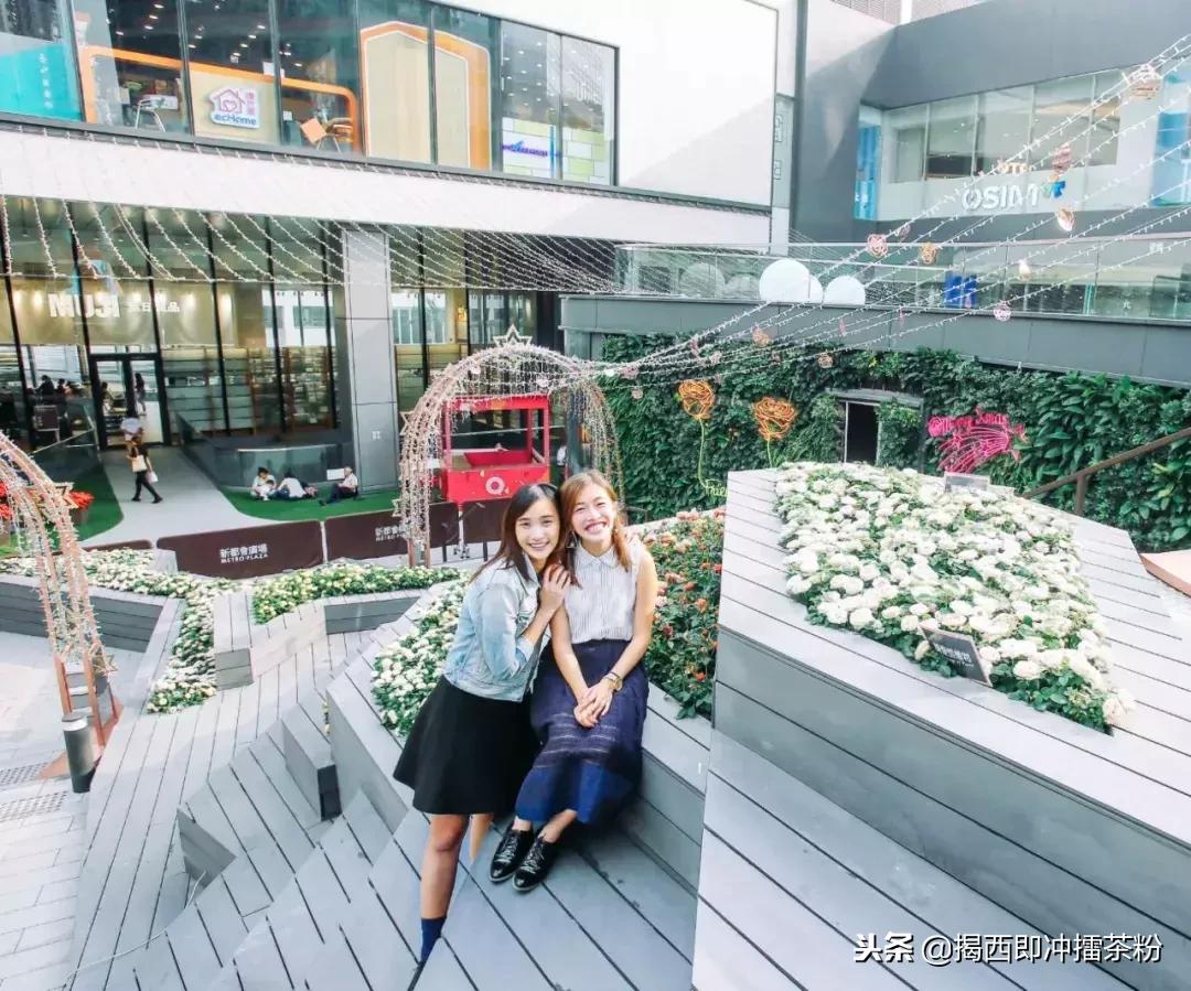 过分美丽!圣诞灯饰点亮香港:泰迪熊、比卡超、布丁狗陪你过圣诞