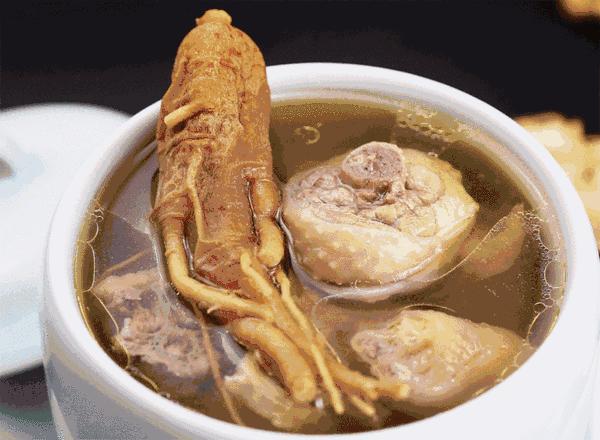 倒茶时对方敲三下桌子是什么意思,涨知识别人给你倒茶为何要敲三下