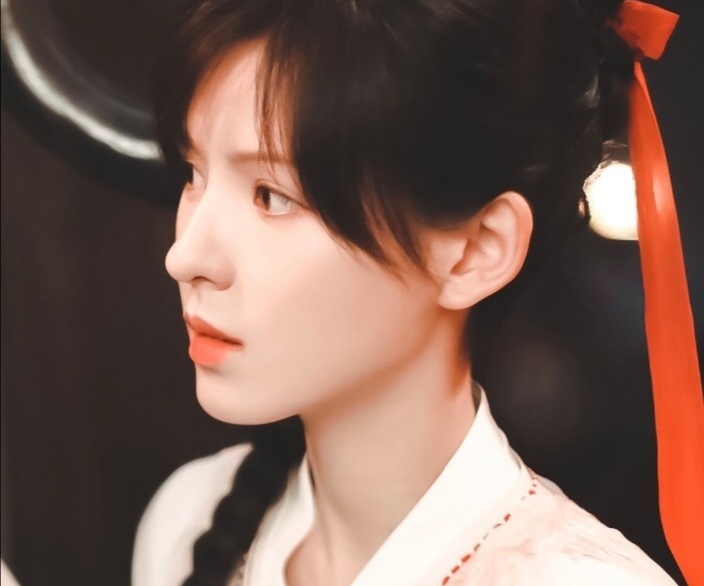 刘海总出油怎么办不用工具,张予曦的八字刘海教程