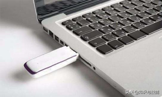 电脑突然蓝屏怎么修,电脑蓝屏c000021a怎么重装系统