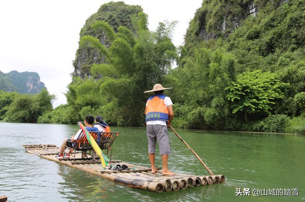 遇龙河乘竹筏漂流，打卡20元人民币取景地，漓江山水画卷尽收眼底