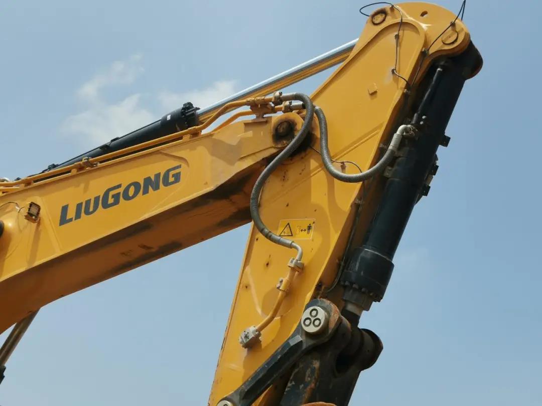 PK掉“两广神机”，柳工成广西梧州莫老板首选品牌
