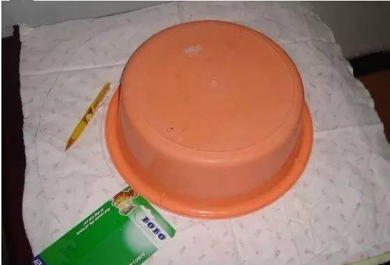 自制狗窝无纺布,旧布条自制大型犬狗窝教程