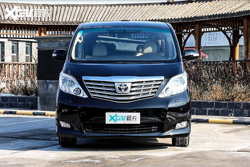 30万买丰田埃尔法,30万不买汉兰达选什么