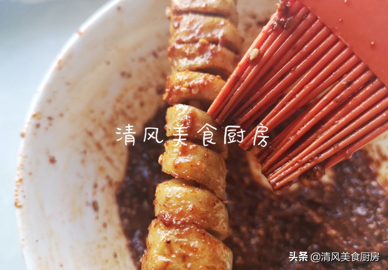 街头火爆的烤面筋教程,夜市面筋怎么烤好吃又简单