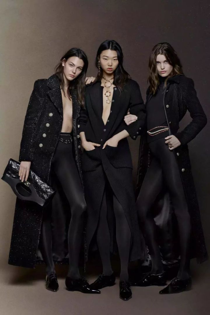 刘雯巴黎时装周2023香奈儿包包,刘雯同款包包香奈儿多少钱