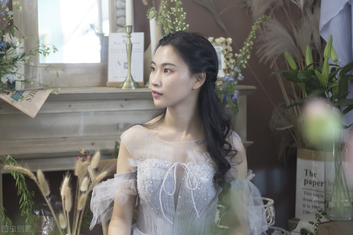 比白茶浓一点的绿茶,比绿茶还要低级的茶叶