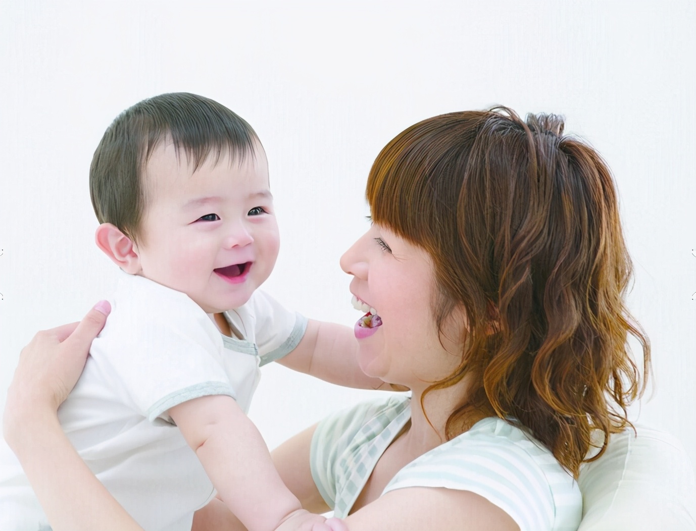 1岁宝宝生长发育评估,一岁宝宝发育标准20个表现